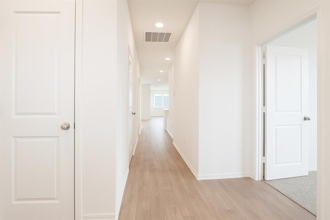 Building Photo - 317 Santo Domingo Rd