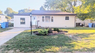 Building Photo - 845 Florland Dr