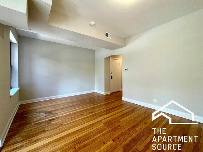 Foto del edificio - 2323 N Kedzie Blvd