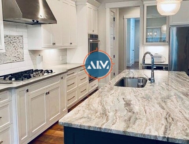 Building Photo - Like New, Gorgeous Hampton Hall 3 Bed, 2.5...