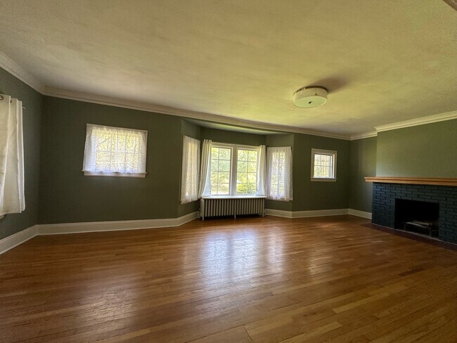 Foto del edificio - 2433 Woodmere Dr
