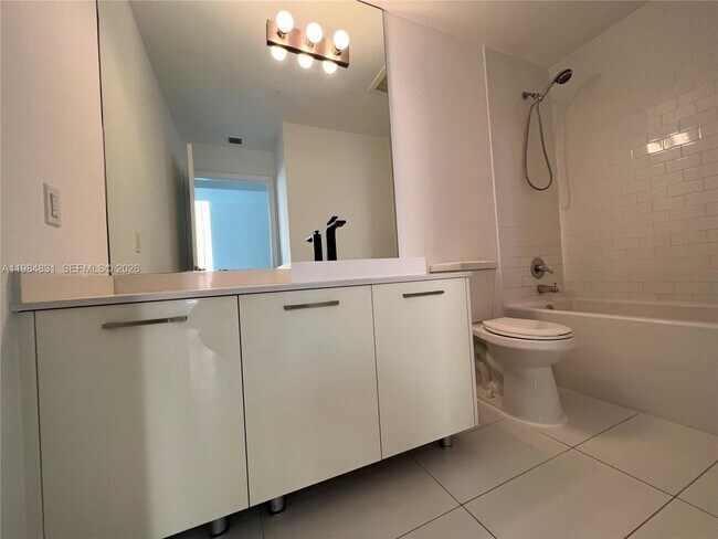 Foto del edificio - 151 SE 1st St