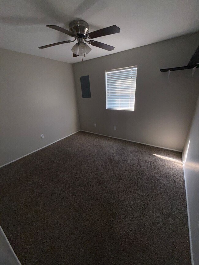 Building Photo - 3208 Salisbury Ave