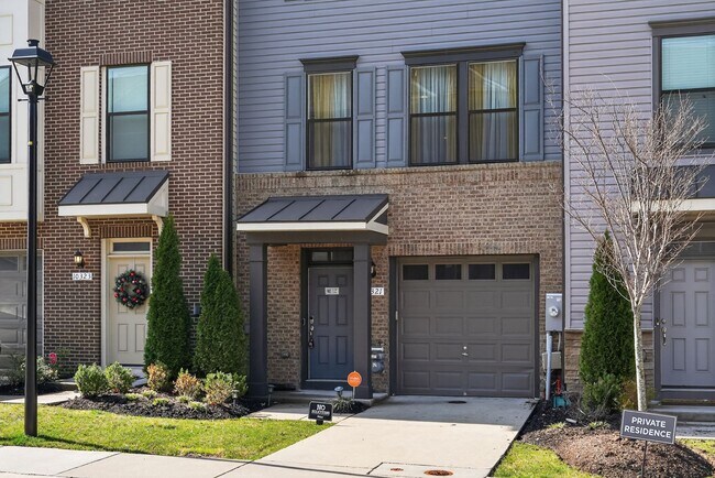 Building Photo - 10321 Vista Meadow Way