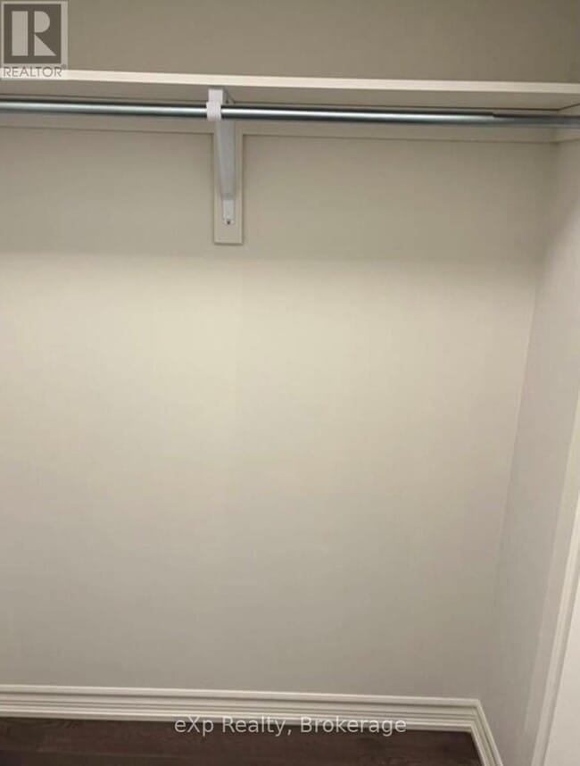 Photo du bâtiment - 94 Cheryl Ave