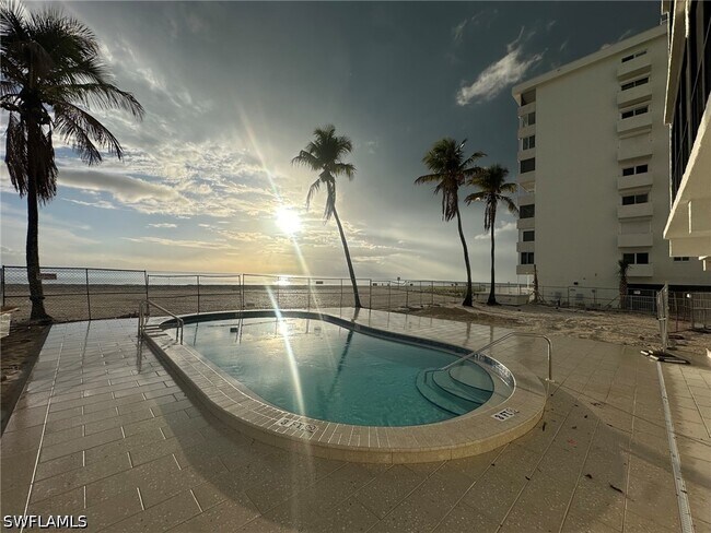 Foto del edificio - 26370 Hickory Blvd