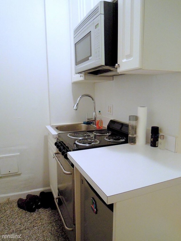 Building Photo - Studio, 1 bath  - 161 Mulberry St
