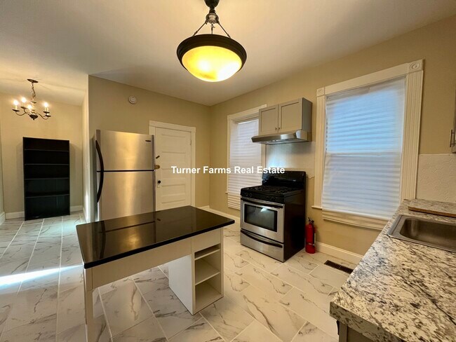 Foto del edificio - 10 Bucknam St