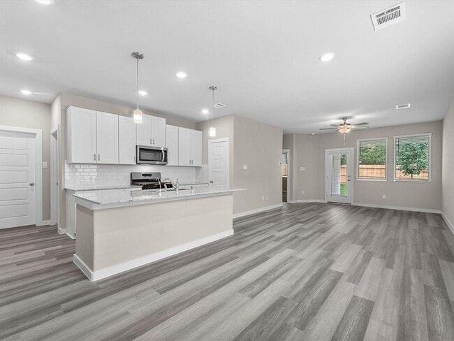 Building Photo - 1749 Succotash Oak Ct