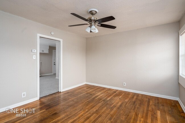 Building Photo - 1718 N Mockingbird Ln