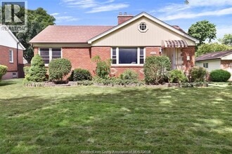 Building Photo - 2432 Buckingham Dr