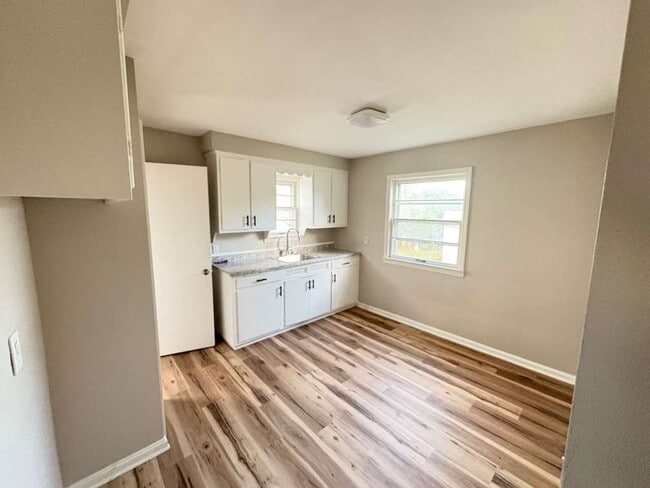 Building Photo - Charming 3-Bedroom Home in Maple Heights –...