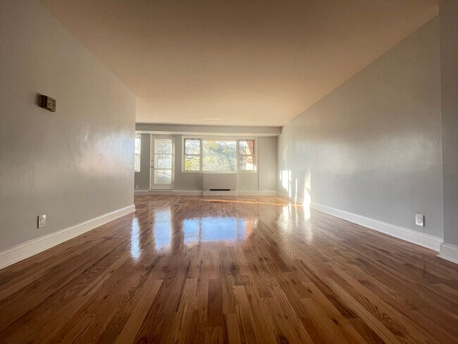 Building Photo - 500 Boulevard E