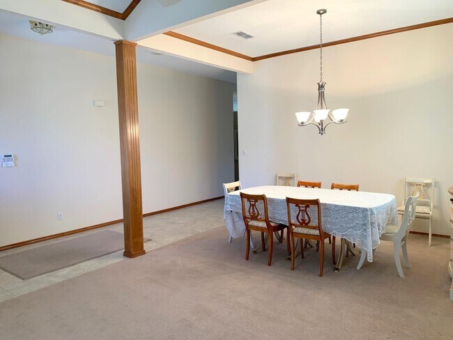 Foto del edificio - 8009 Scoresby Dr NE