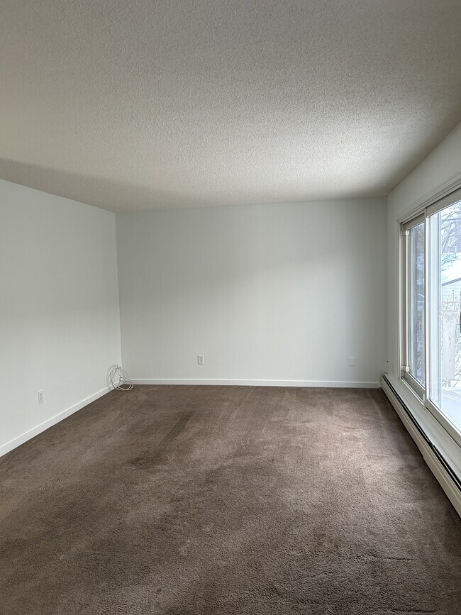 Building Photo - 3607 118 Ave NW