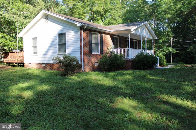 Building Photo - 719 Lake Caroline Dr