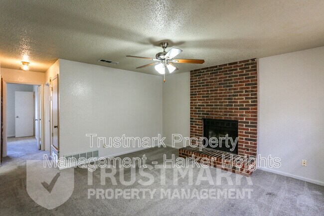 Building Photo - 2701 Bermuda Dr