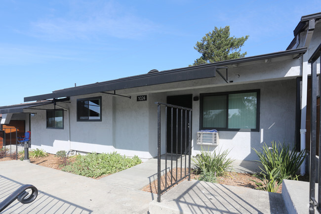 Building Photo - Clearbrook Terrace Apartments