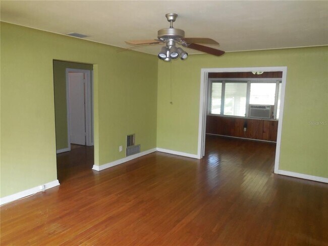 Foto del edificio - 819 40th Ave N