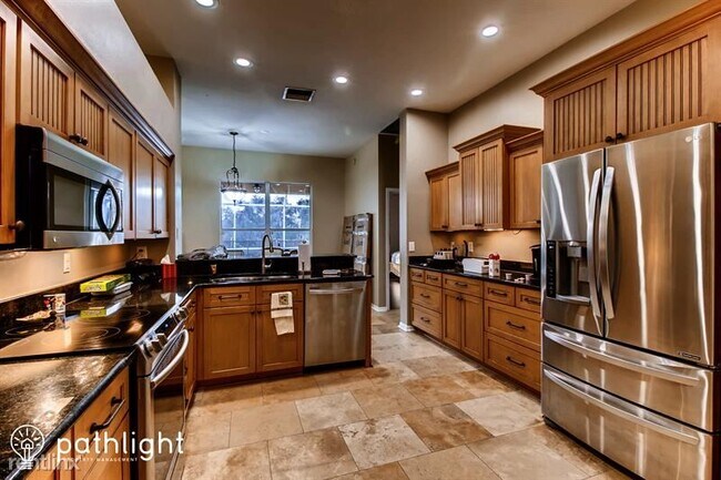 Building Photo - 4 br, 3 bath House - 12431 Bristol Commons...