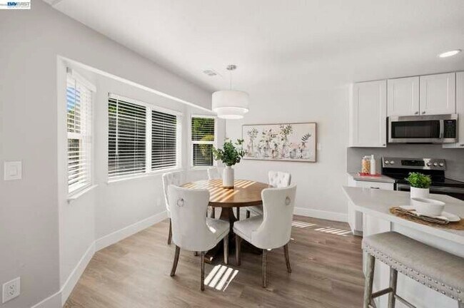Foto del edificio - 429 Chaffee Ln