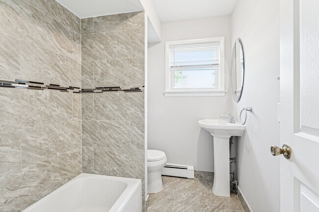 Foto del edificio - 145 Mt Pleasant Ave