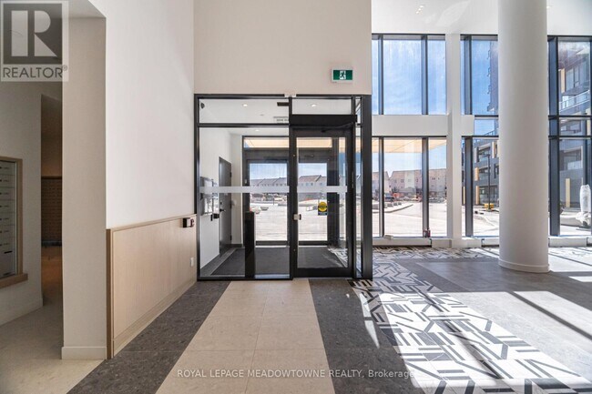 Photo du bâtiment - 4878 Powers Cmn