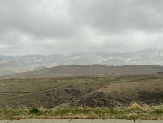 Foto del edificio - Introducing a luxurious and expansive 4-be...