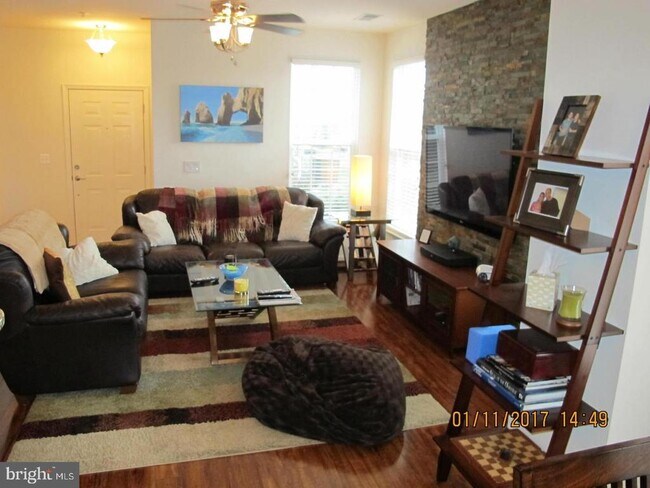 Foto del edificio - 14604 Shelford Way