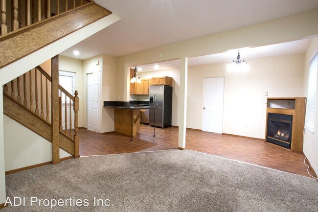 Foto del edificio - 8273-8333 SW Durham Rd