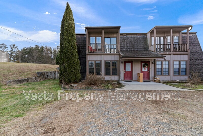 Primary Photo - 588 Ray Hill Rd