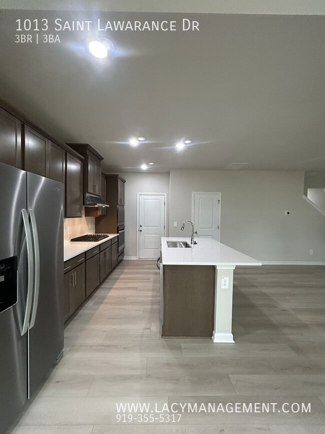 Building Photo - 1013 Saint Lawarance Dr-