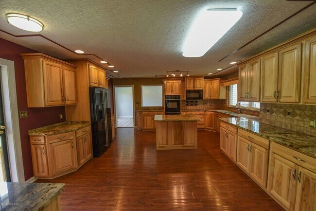 Foto del edificio - 8913 Ferndale Rd