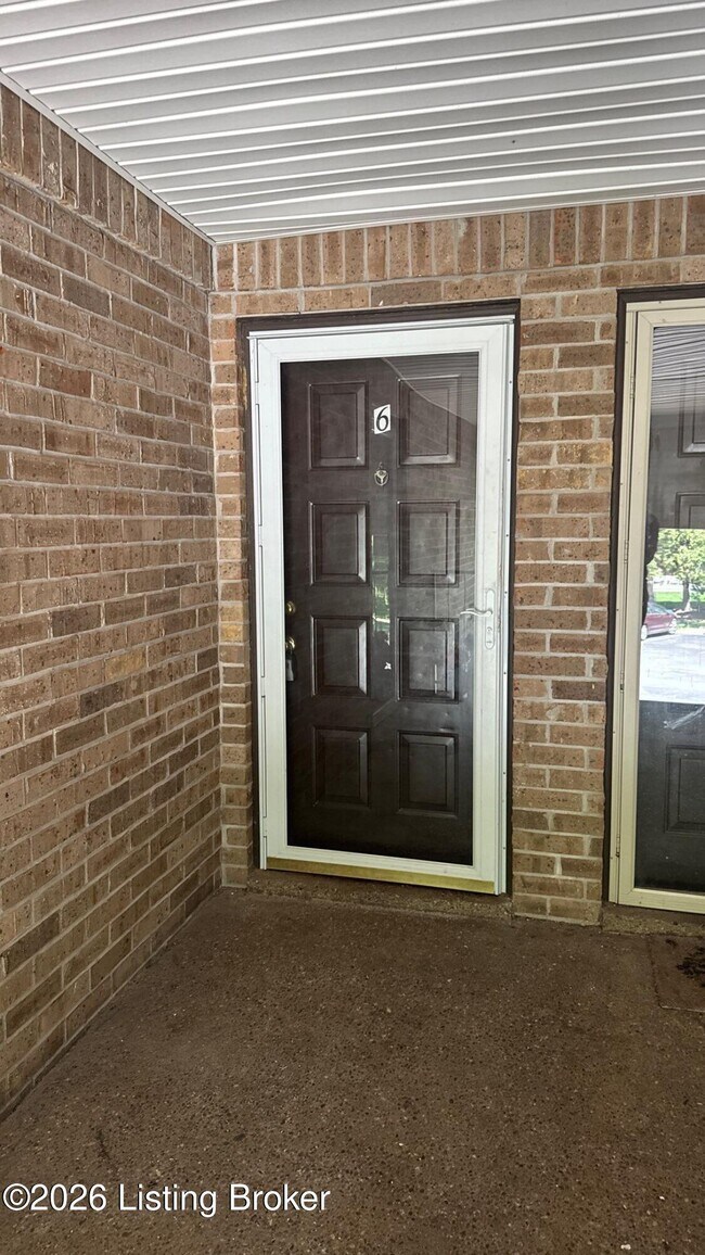Foto del edificio - 6512 Six Mile Ln