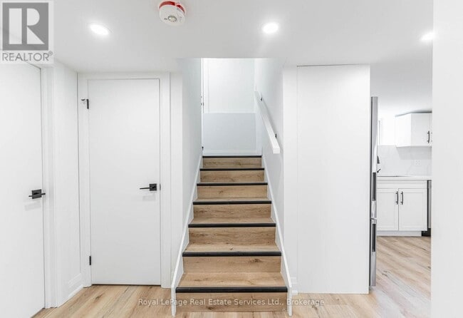 Photo du bâtiment - 235 E 21st St