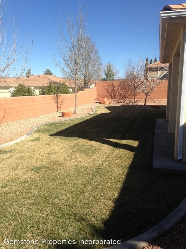 Foto del edificio - 3 br, 2 bath House - 2668 W. 510 N.
