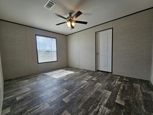 Foto del edificio - 1023 Myakka Dr