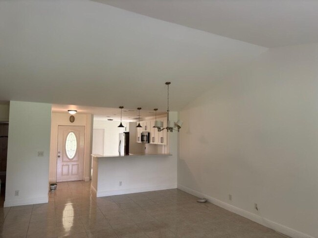 Building Photo - 21648 Guadalajara Ave
