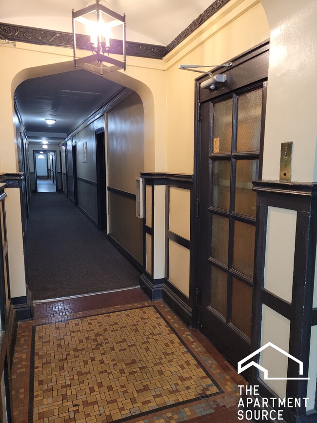 Foto del edificio - 948 W Cuyler Ave