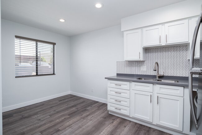 Foto del edificio - 3131 E Fairmount Ave
