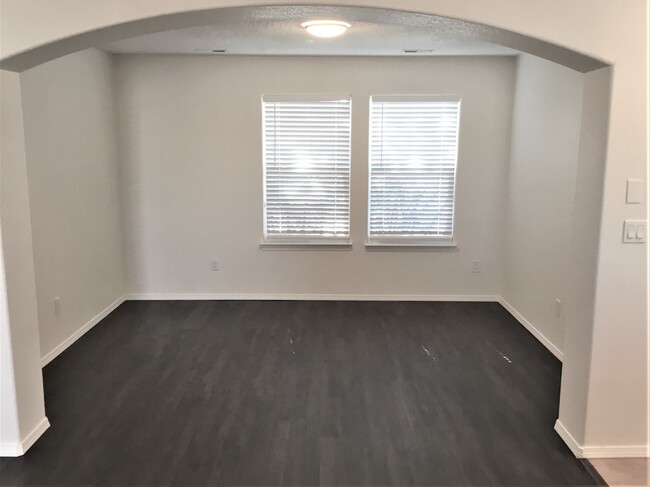 Building Photo - 9605 Mogollon Dr NW
