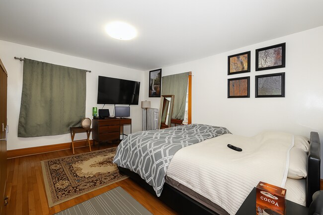 Building Photo - Modern 3-Bedroom Duplex Townhouse | + Priv...