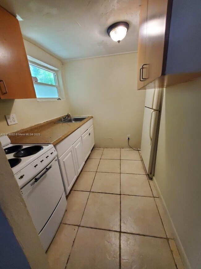 Foto del edificio - 1221 Miner Rd