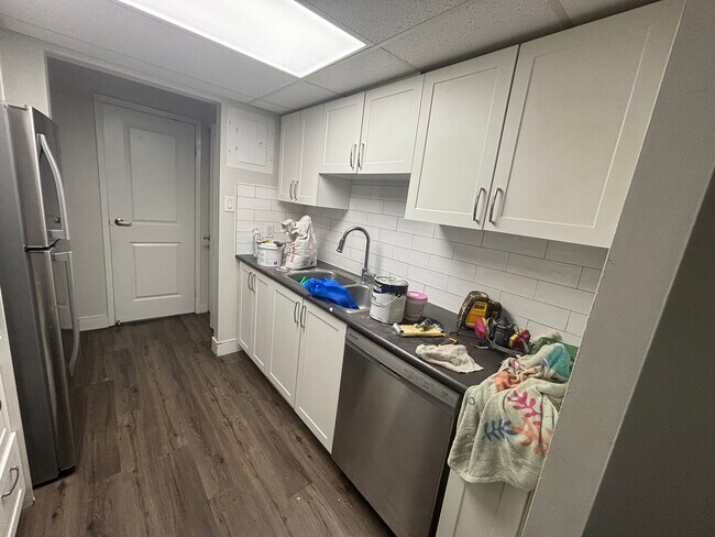 Building Photo - 499 Albert St