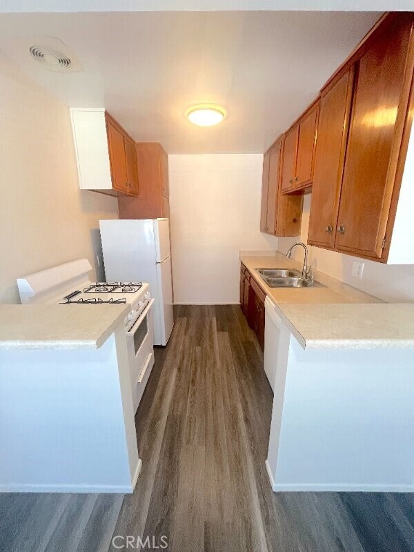 Building Photo - 2115 Placentia Ave