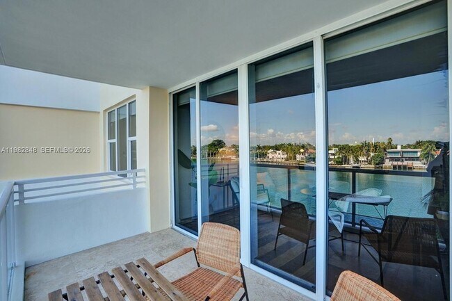 Foto del edificio - 5600 Collins Ave