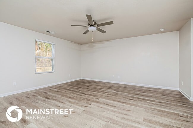 Building Photo - 135 Shallow Dr