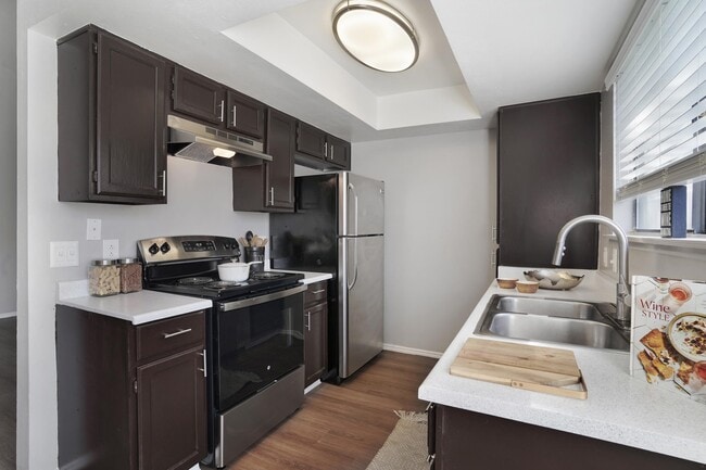 Building Photo - Shadowbrook Apartments