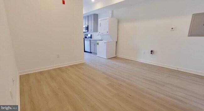 Foto del edificio - 2420 Ridge Ave