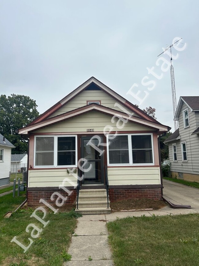 Building Photo - 3542 Dean Ave